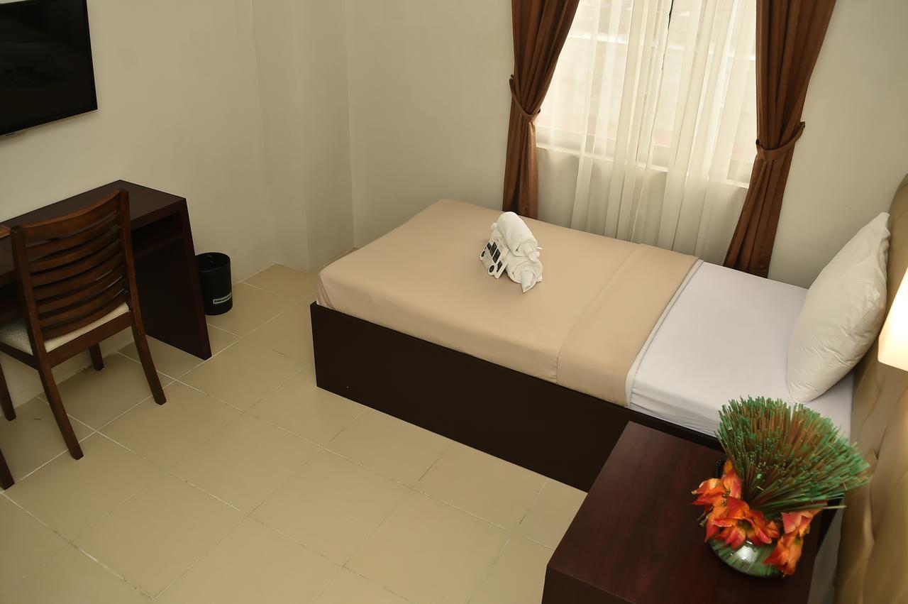 Columbus Plaza Hotel General Santos City Exterior foto